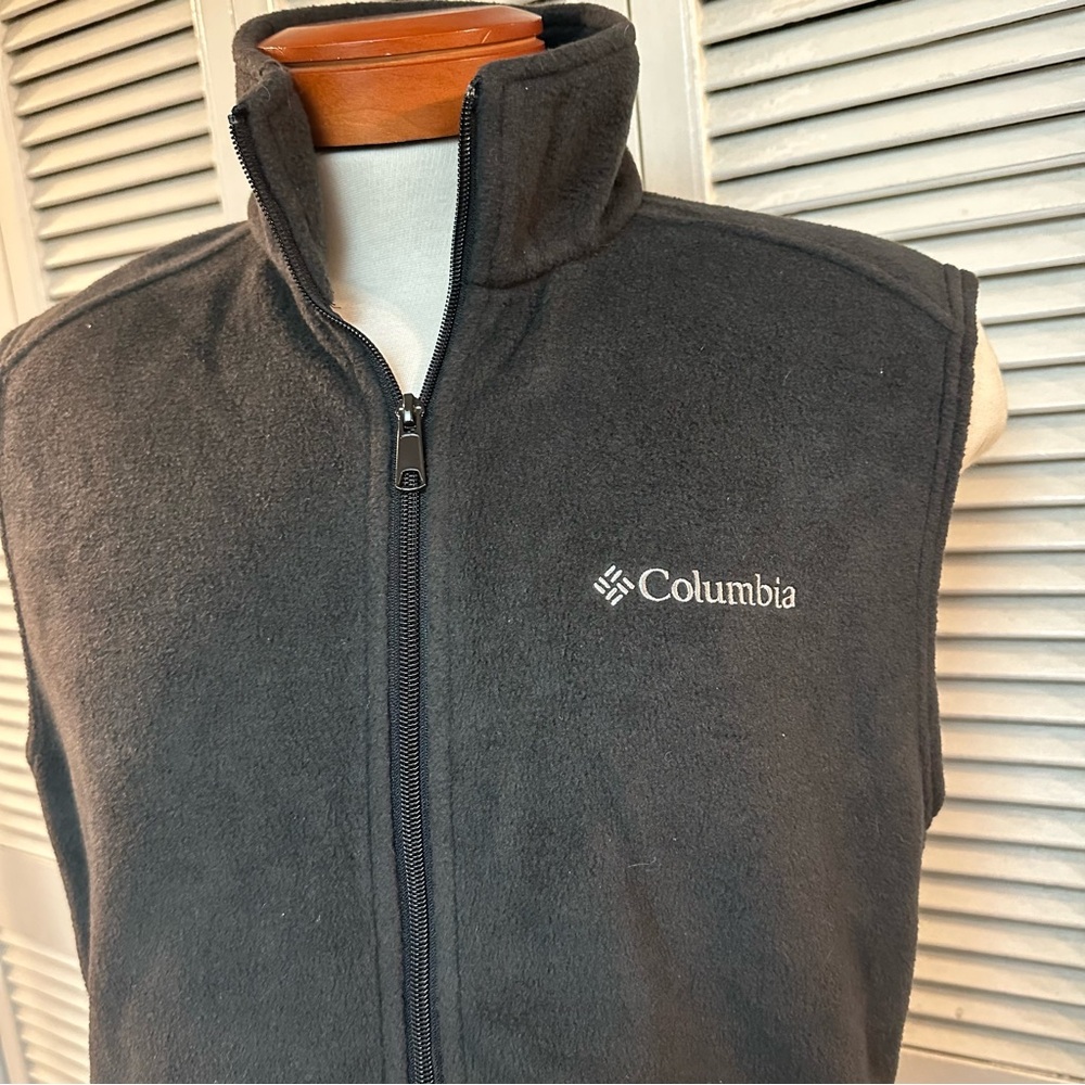 NWOTs COLUMBIA Vest SIZE MEDIUM Charcoal - Picture 2 of 6